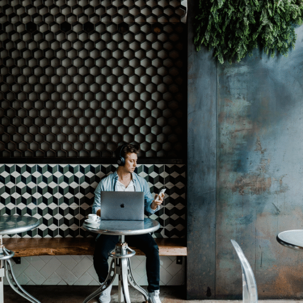 handsome-guy-blogging