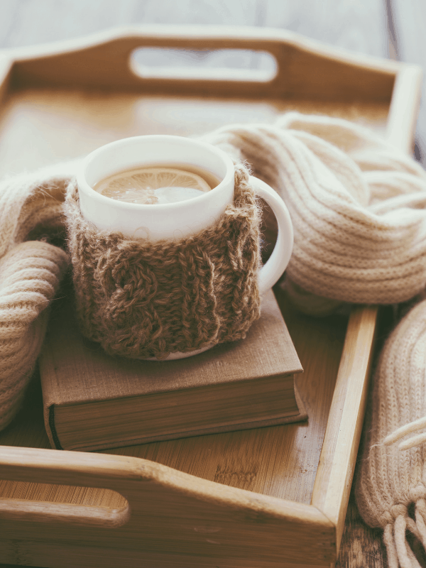 a mug in a tray