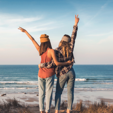bestfriends-on-the-beach
