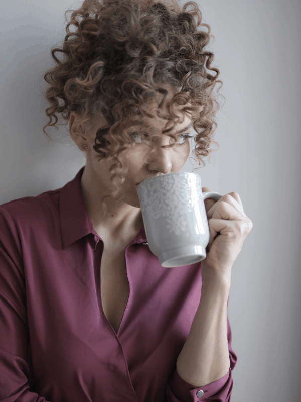 woman-drinking-coffee