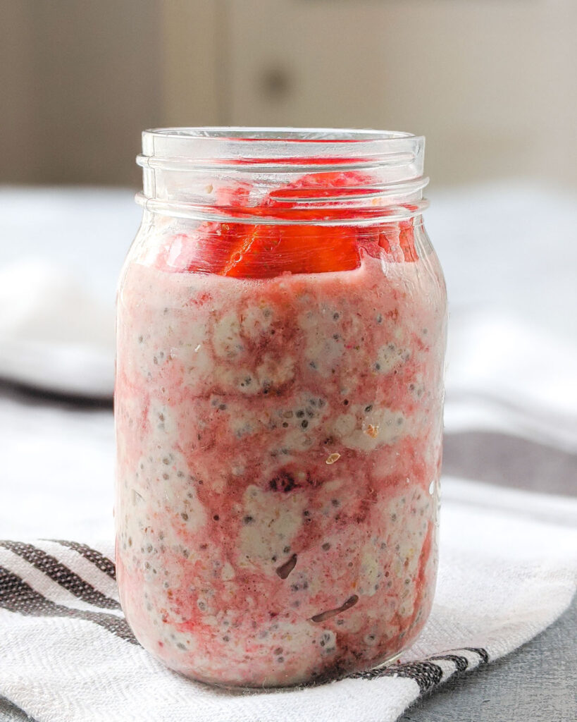 strawberry protein overnight oats
